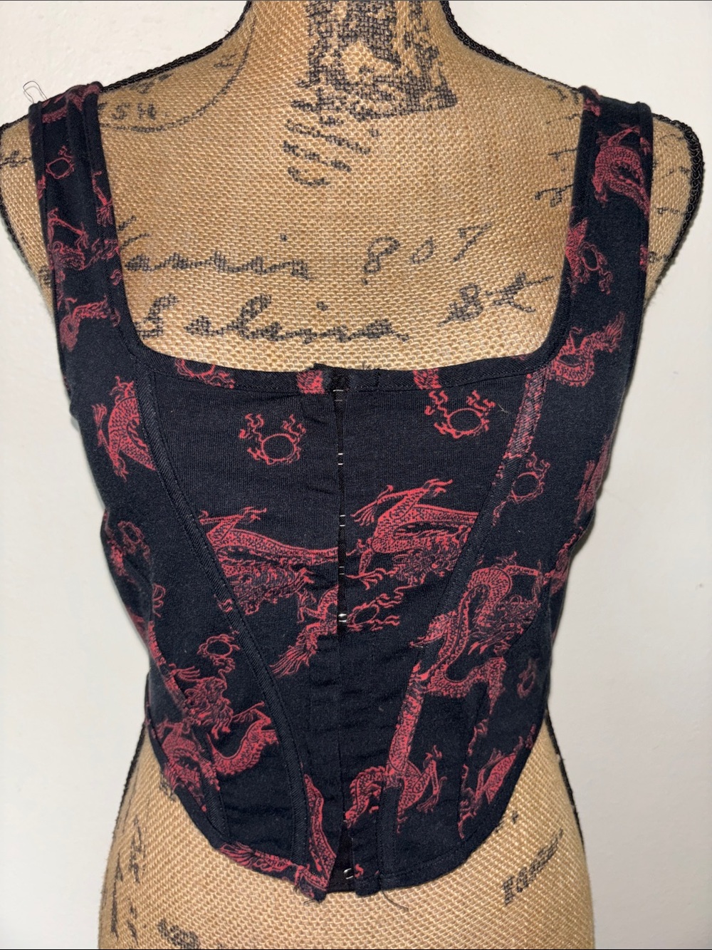 Sleeveless Black Crop Tank Top Sz M with Red Dragon Print